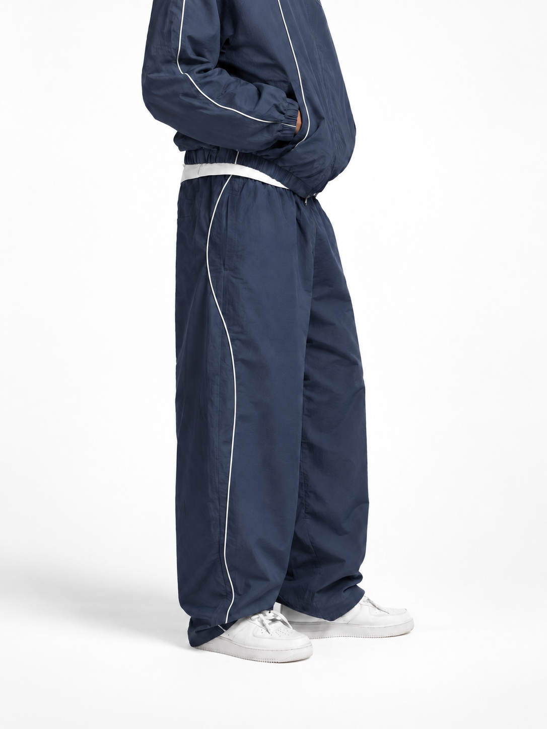 PIPED TRACK PANT IN DEEP NAVY